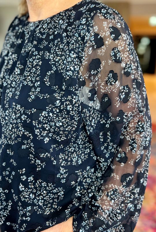 Line chiffonbluse blå blomst