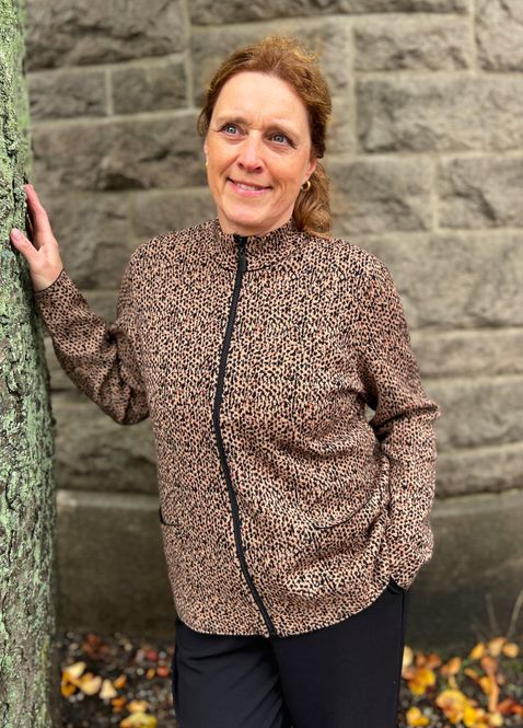Hovedbilde Kjersti strikkejakke leo