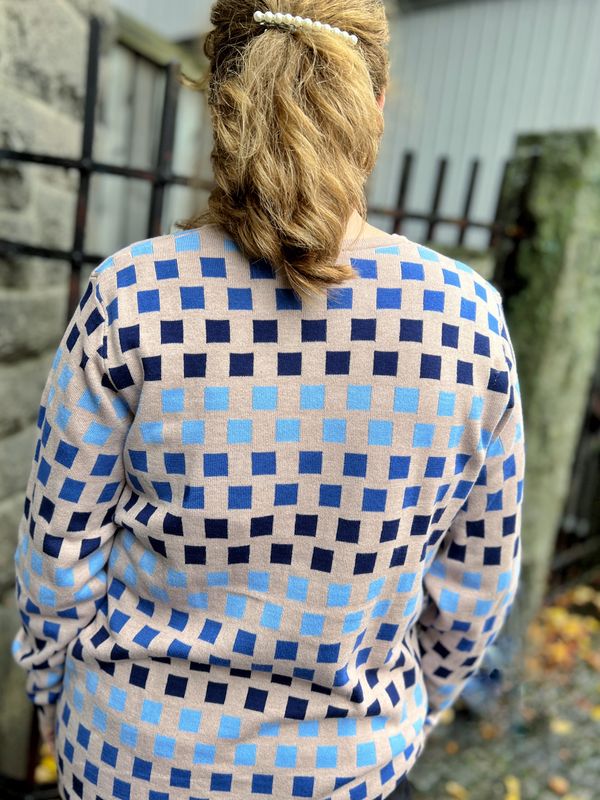 Kjersti rute genser blå