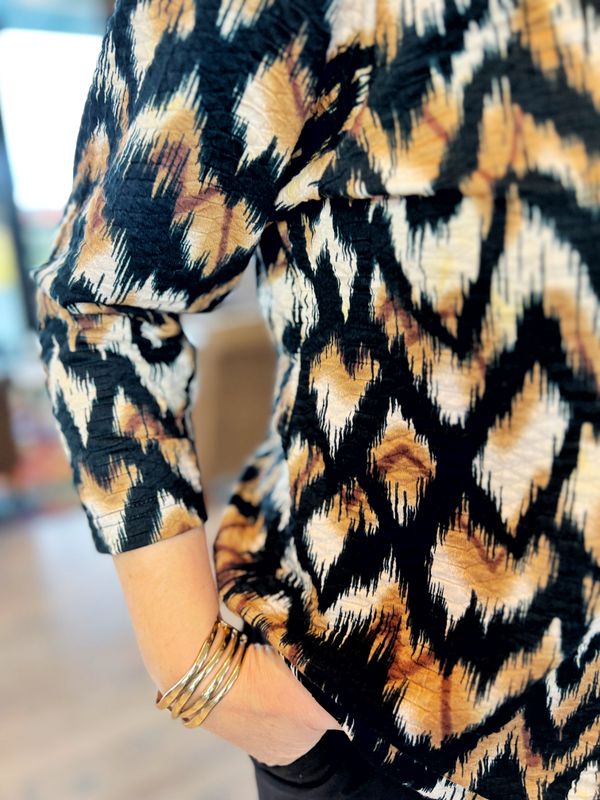 Gry topp brun ikat