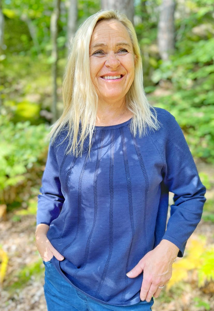 Nelly genser blå marine
