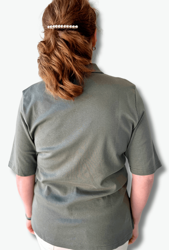 Inger t-shirt med krage olivengrønn