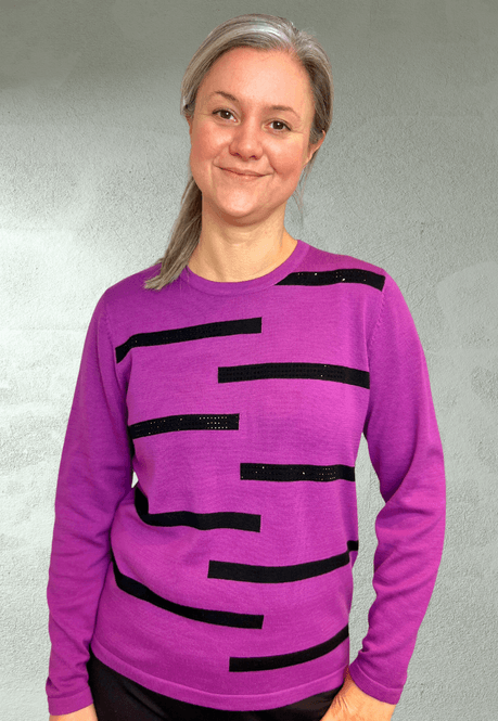 Hovedbilde Laila strikkegenser med stripe lilla
