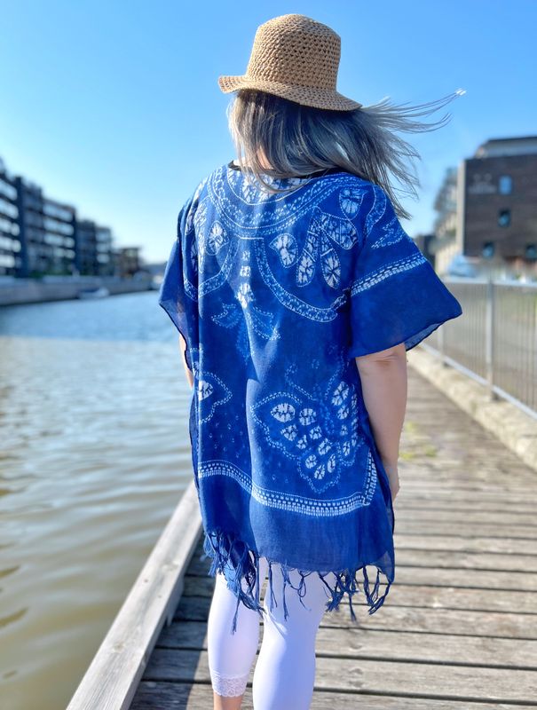 Strand-poncho blå sommerfugl