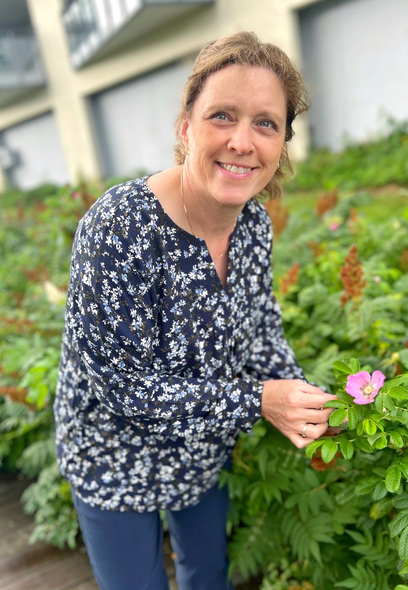 Marion bluse blå engblomst