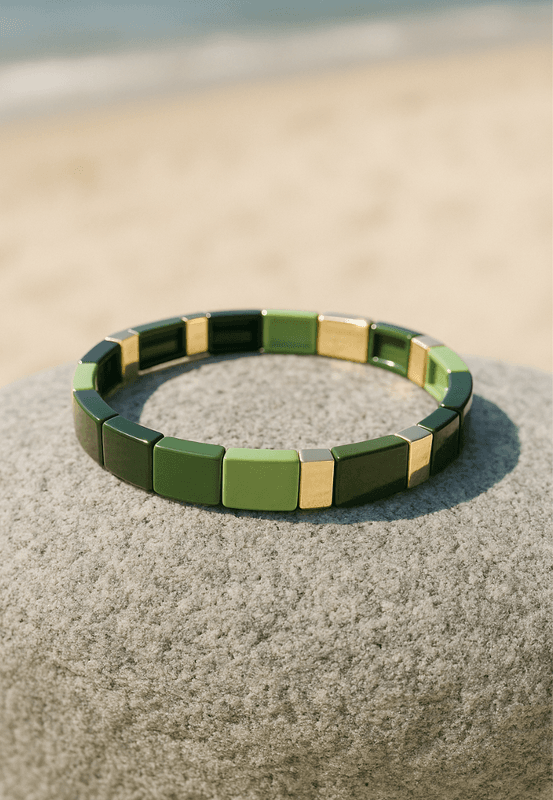 Emaljert armbånd evergreen
