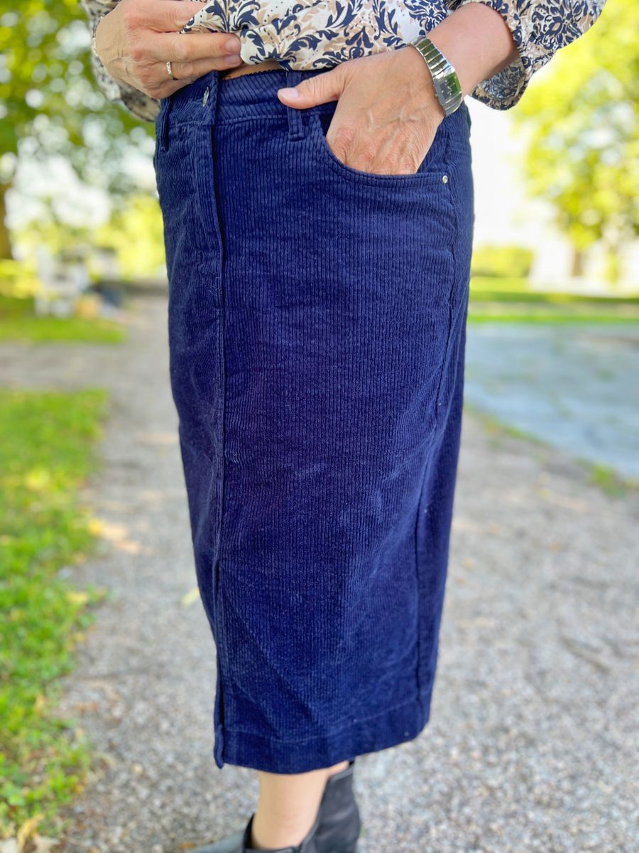 Gry cordskjørt blå