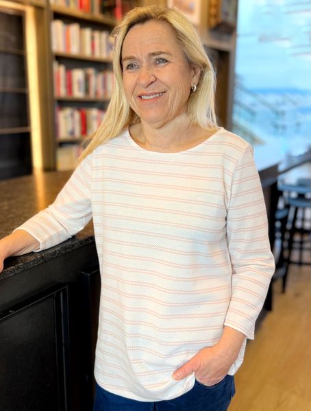 Hovedbilde Irene topp stripet rosa