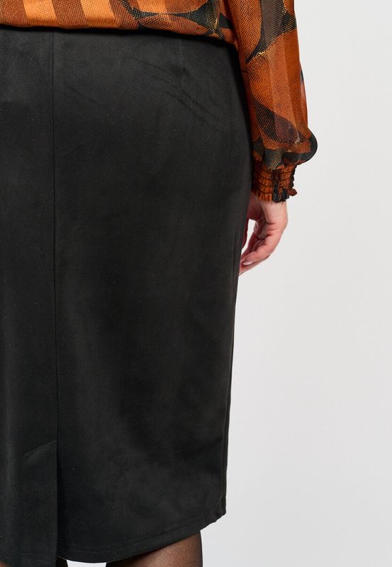 Svart elastisk skjørt i semsket look